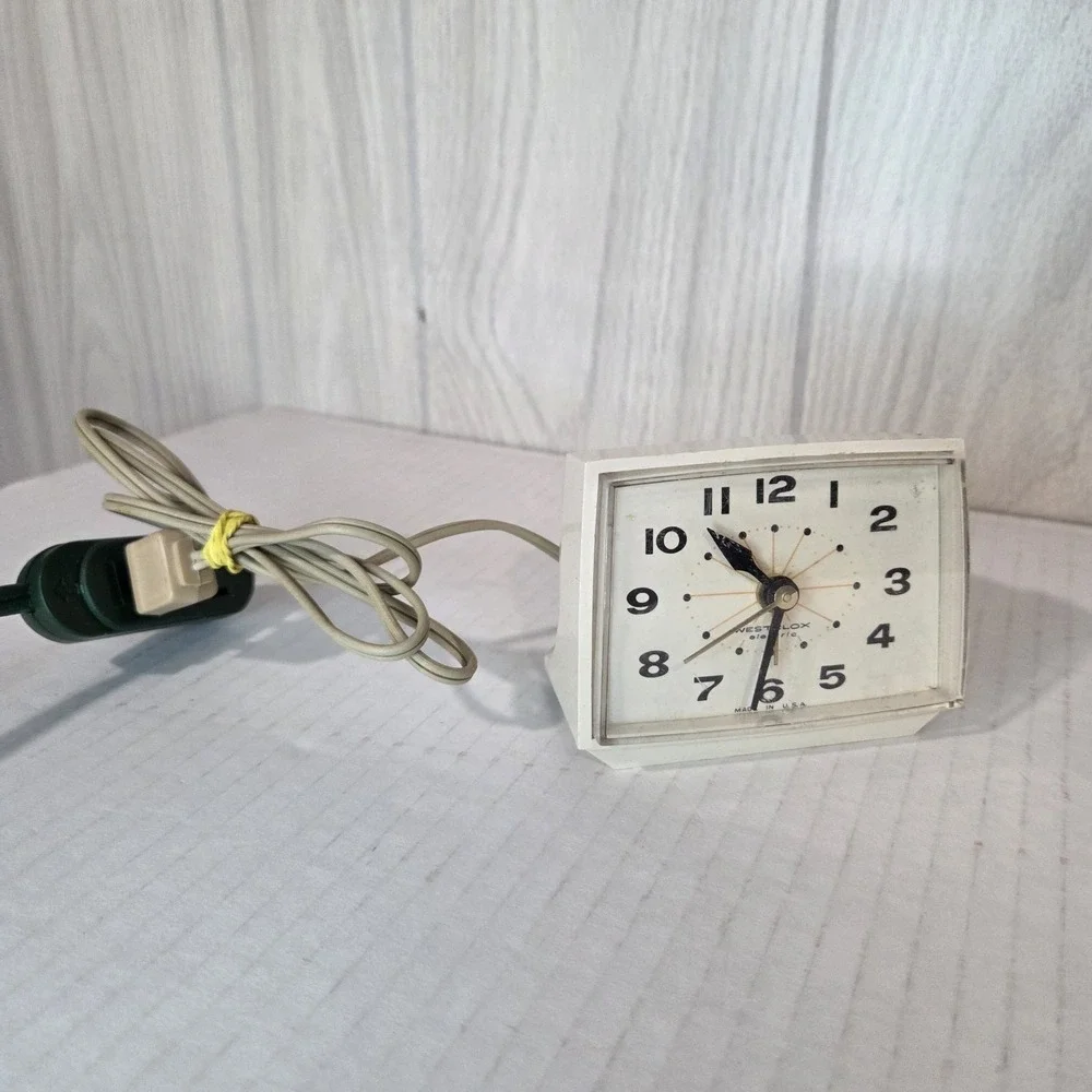 Westclox Bold II Dialite Electric Alarm Clock Lighted Dial Vtg 20291 Atomic